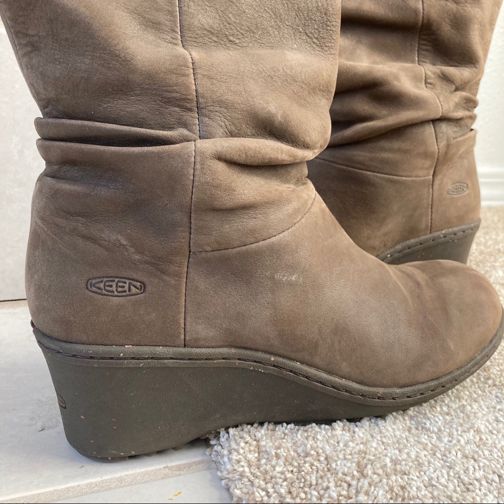 Keen Akita Mid Calf Slouch Wedge Pull On Boots 8.5